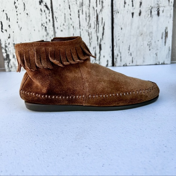 AEROSOLES Shoes - AEROSOLES Stitch N turn “Linbo” Size 7 1/2 tan suede, moccasin boots with fringe